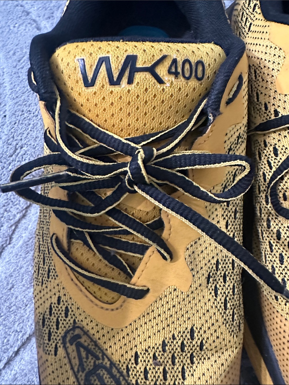 Keen WK400 Men’s Yellow and Black Athletic Shoes - Picture 5 of 5